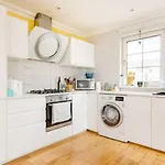 Ensuite Double Room With Private Parking